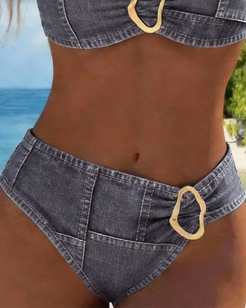 Bikini met jarretelgordel en metalen gesp, tweedelig