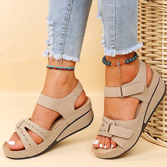 Sandy™ - Comfortabele orthopedische sandalen met sleehak