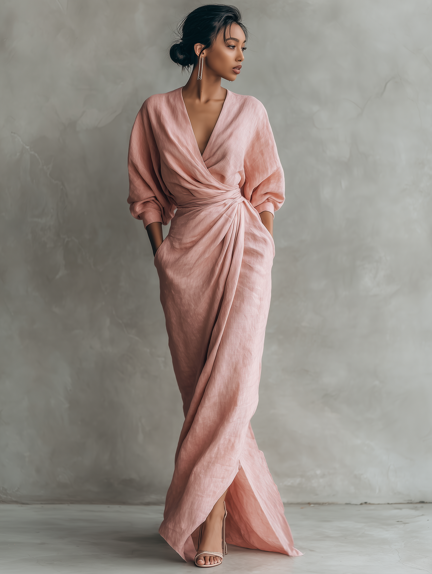 Minimalistische roze maxi-jurk met V-hals van linnenmix voor dames