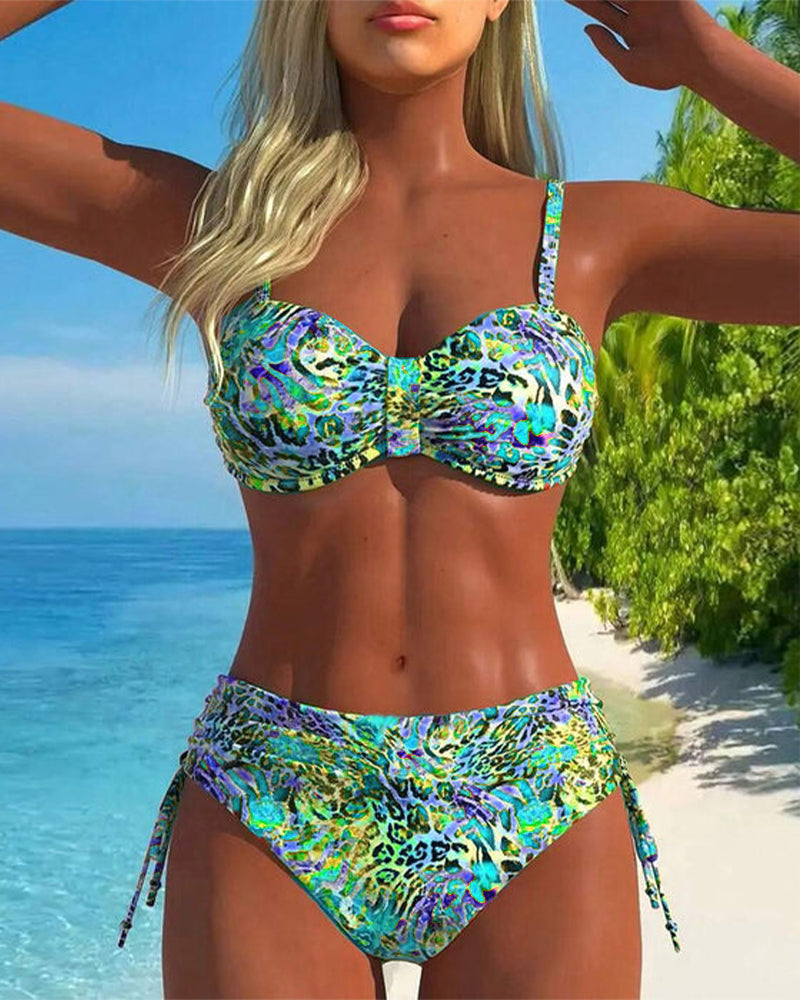 Opvallende gedeelde badkleding met luipaardprint