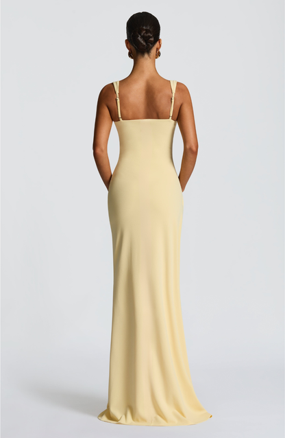 Virexo | Hoofdpersonage Maxi