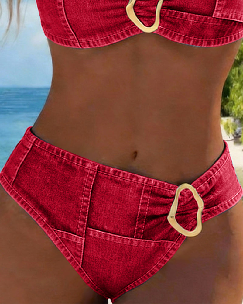 Bikini met jarretelgordel en metalen gesp, tweedelig