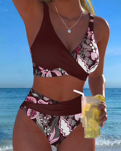 Bikini met contrasterende kleuren en bloemenprint
